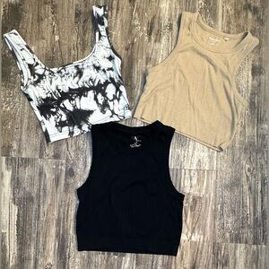 Lot of 3 black, black & white tie‎ dye, tan sleeveless crop tops juniors XS
